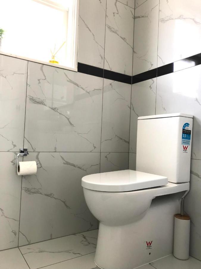 Bright & Comfy Stay In Newly Renovated Home With Parking Auckland Eksteriør bilde