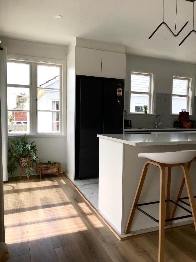 Bright & Comfy Stay In Newly Renovated Home With Parking Auckland Eksteriør bilde