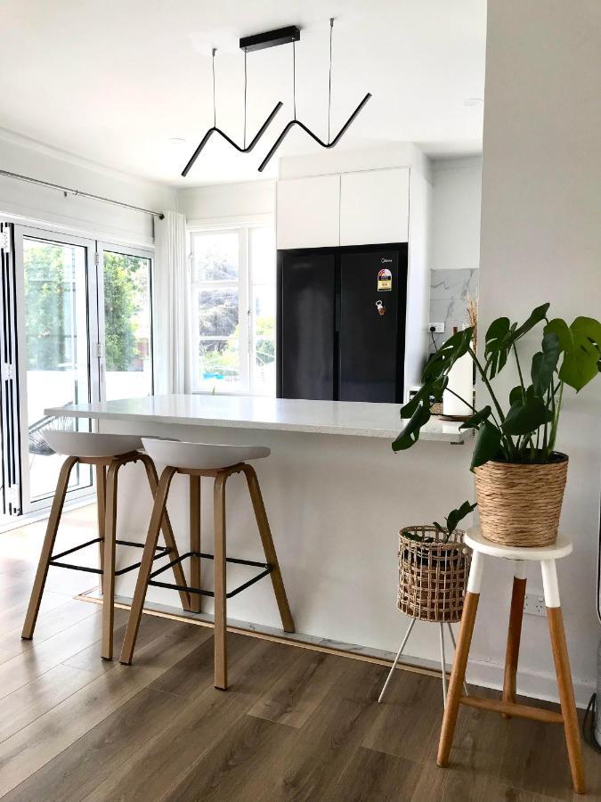 Bright & Comfy Stay In Newly Renovated Home With Parking Auckland Eksteriør bilde
